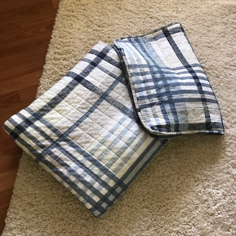 Twin quilt with sham.